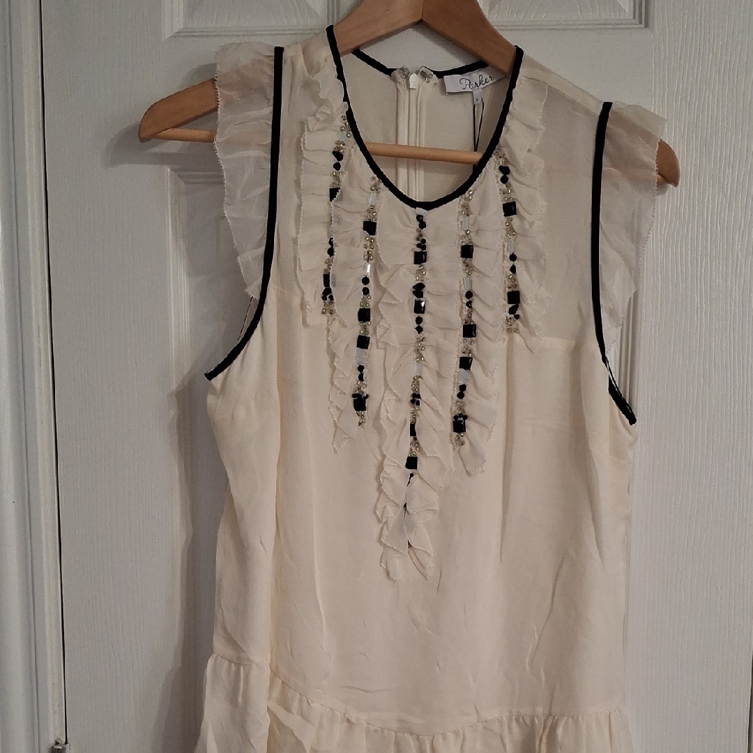 Parker Cream Sleeveless Blouse With Black Accents